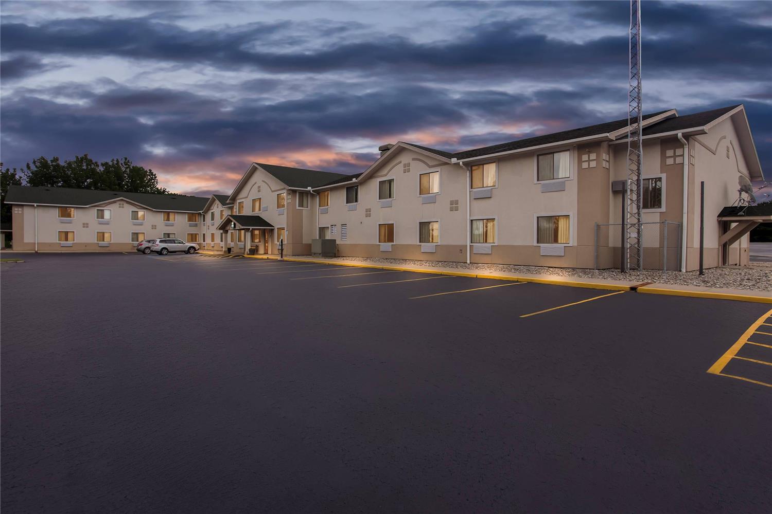 Quality Inn & Suites Howe - Sturgis 4/33