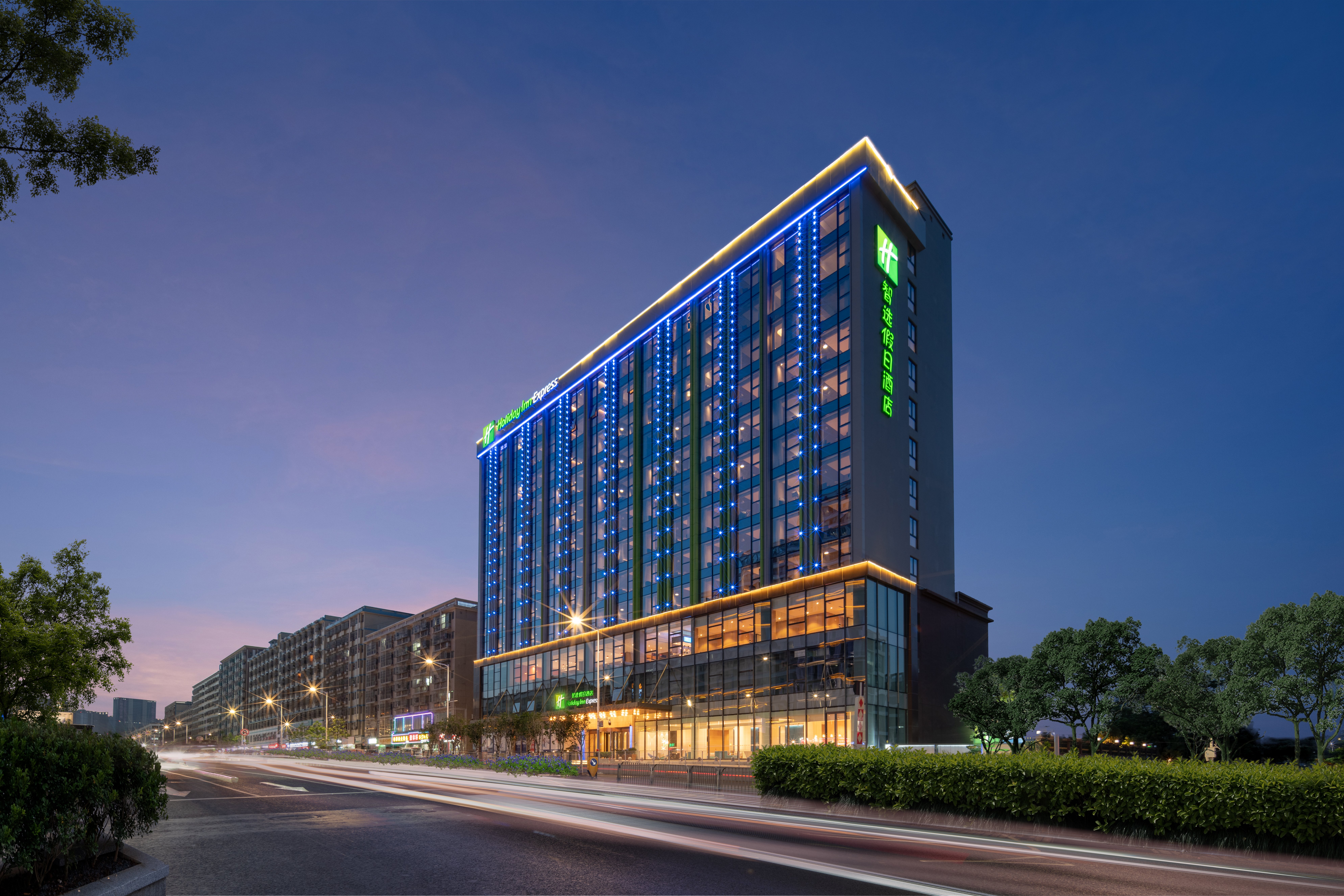 Holiday Inn Express Shenzhen Longhua 4/77