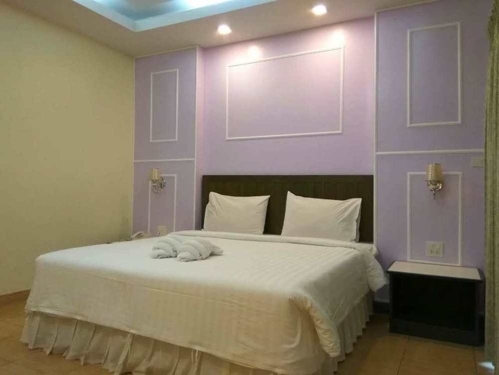 Baan Suksiri Hotel 16/36