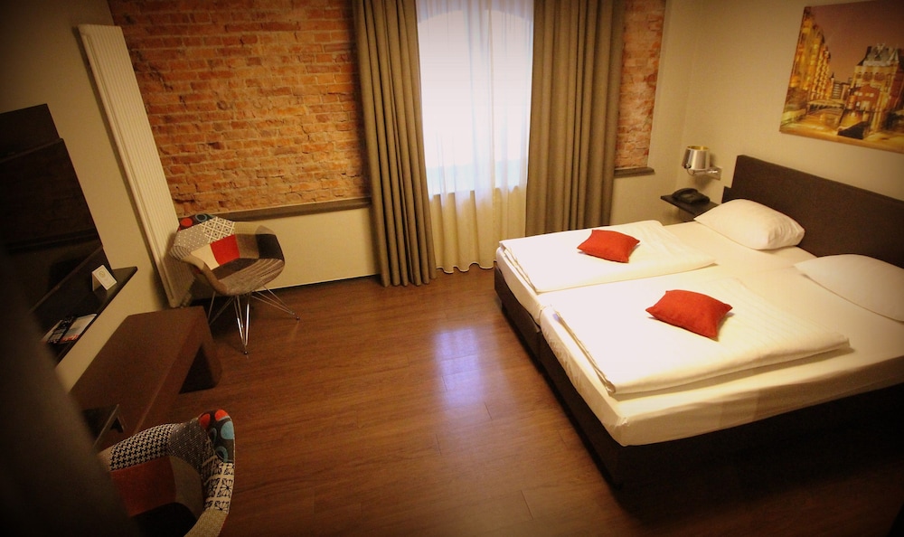 Hotel Volksschule 33/66