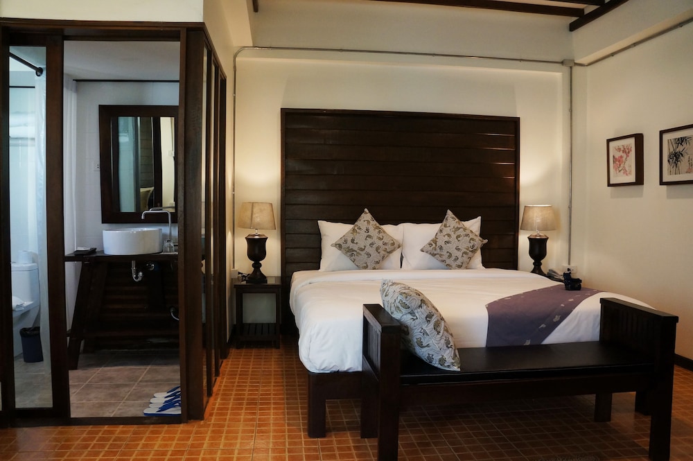 Kampaeng Ngam Hotel 17/40