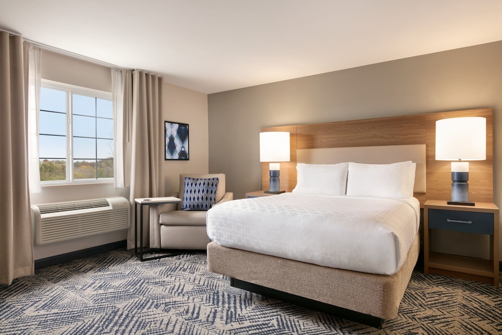 Candlewood Suites Springfield, an IHG Hotel 14/47