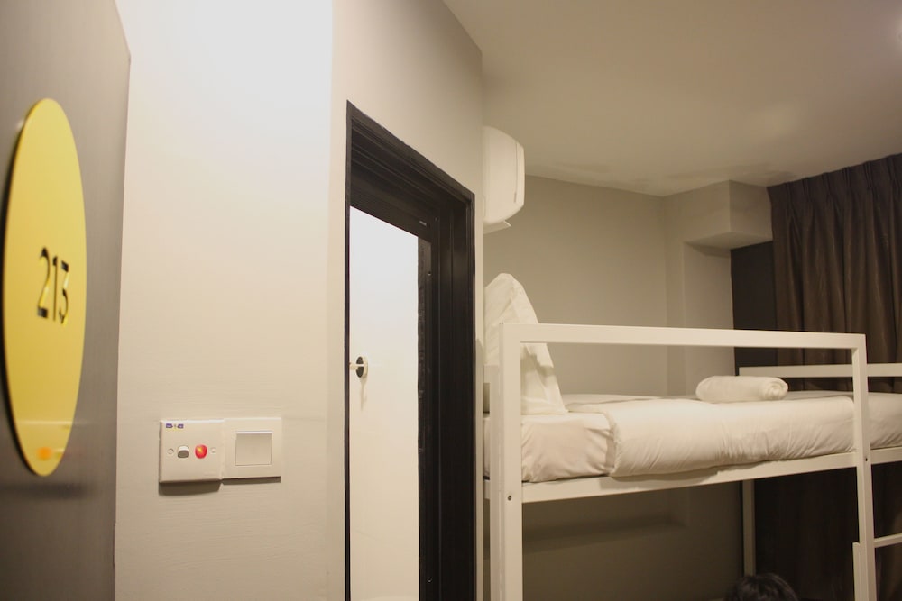 Vio Hotel 6/25