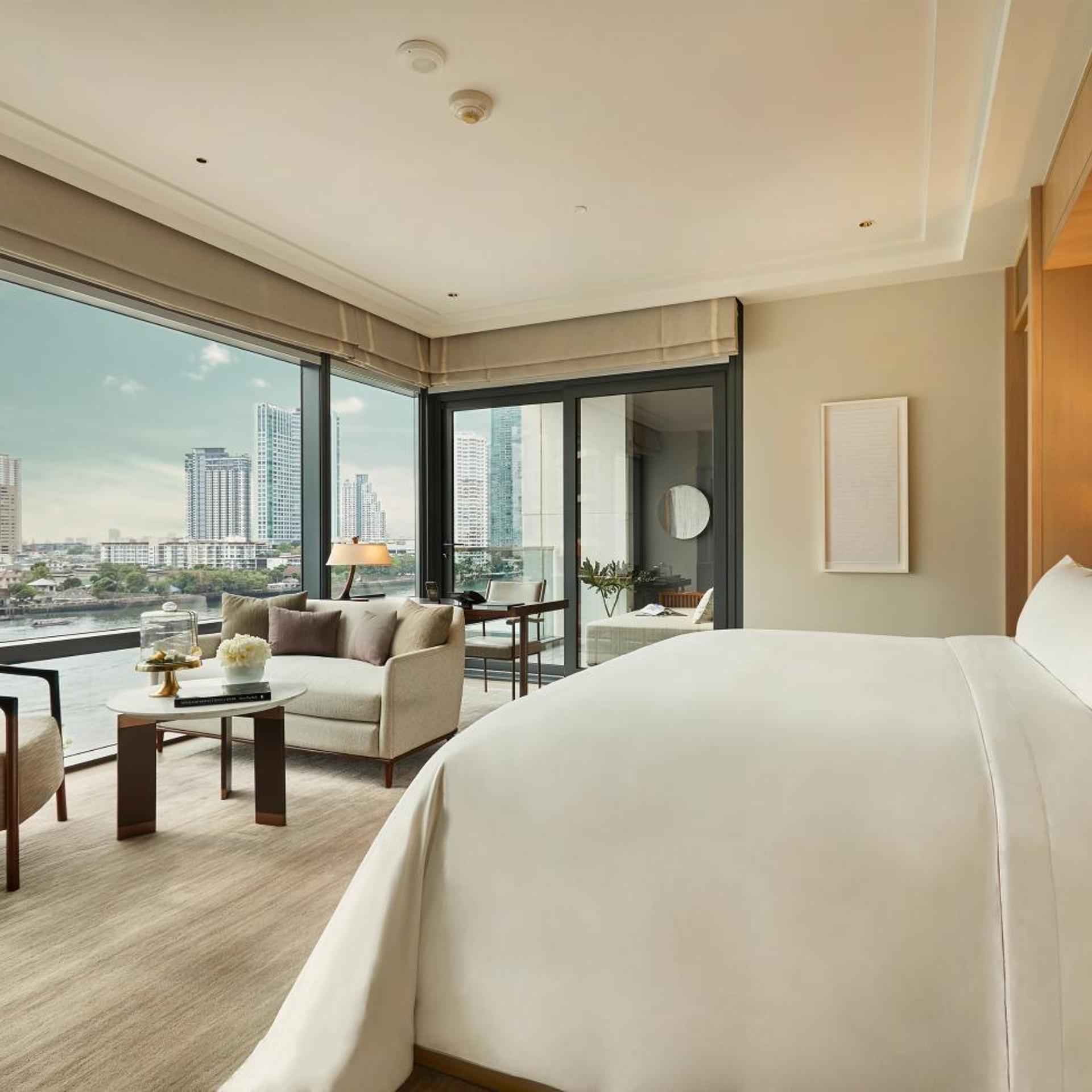 Room, Triple, King Bed