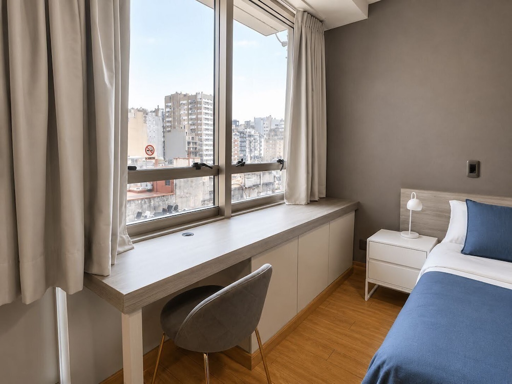 Ayres De Recoleta 17/53