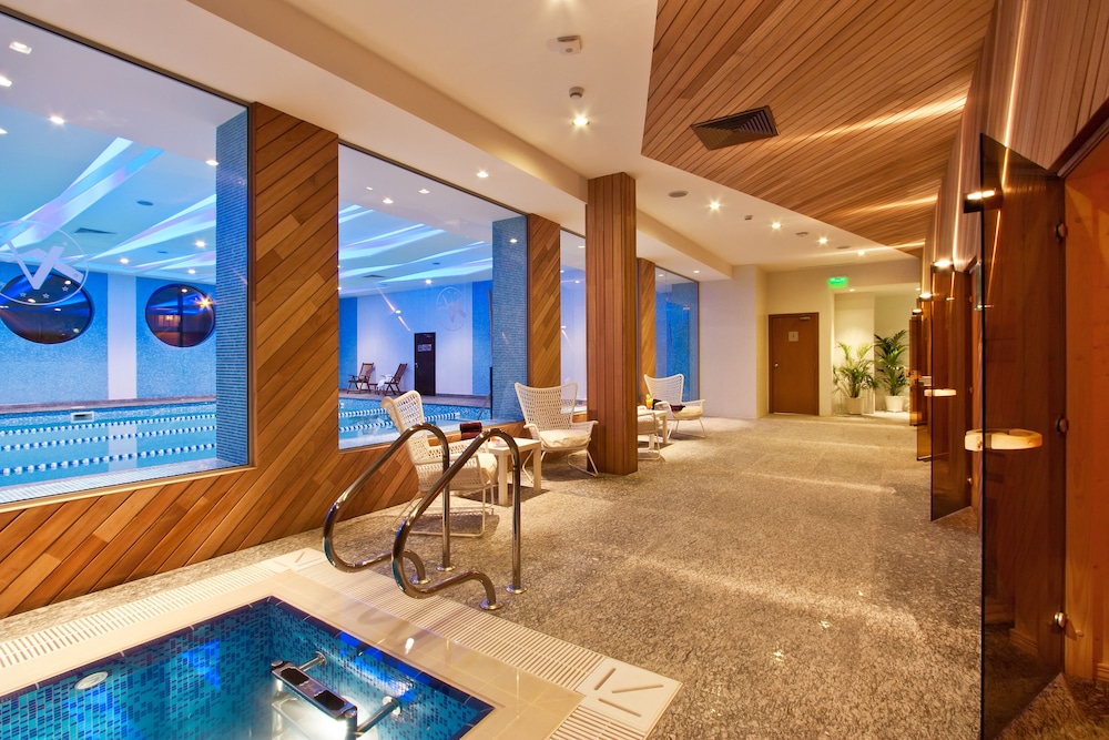 swimming pool spa