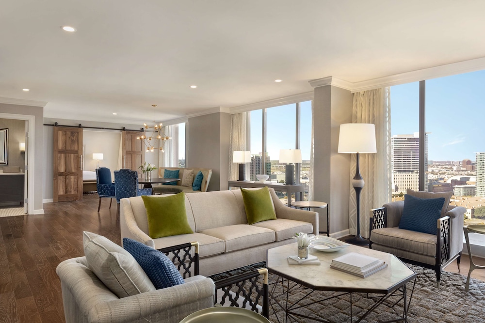 Fairmont Dallas 38/73