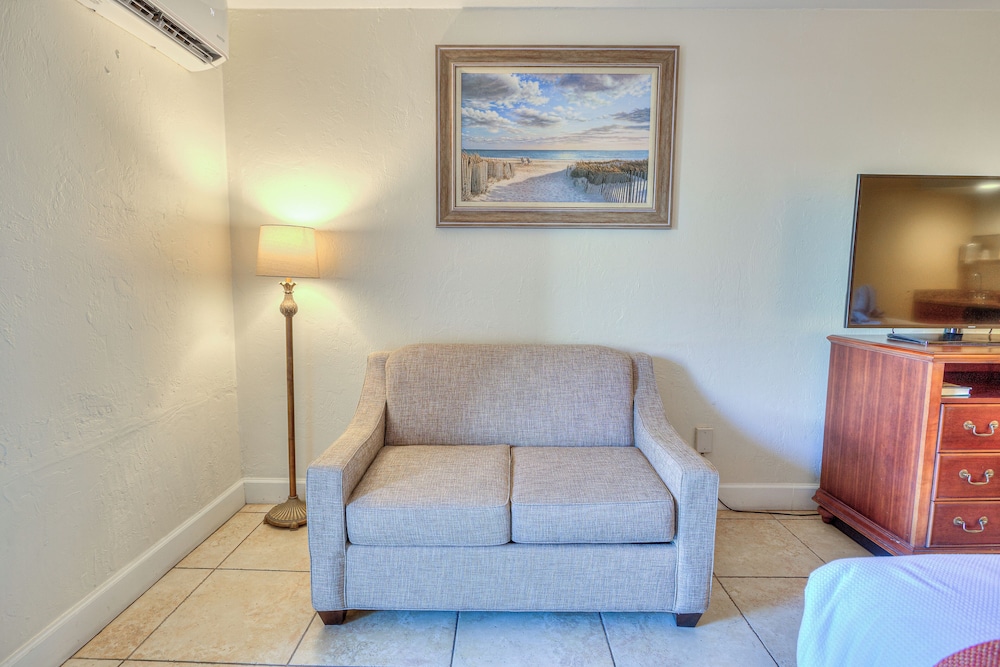 La Fiesta Ocean Inn And Suites 32/50