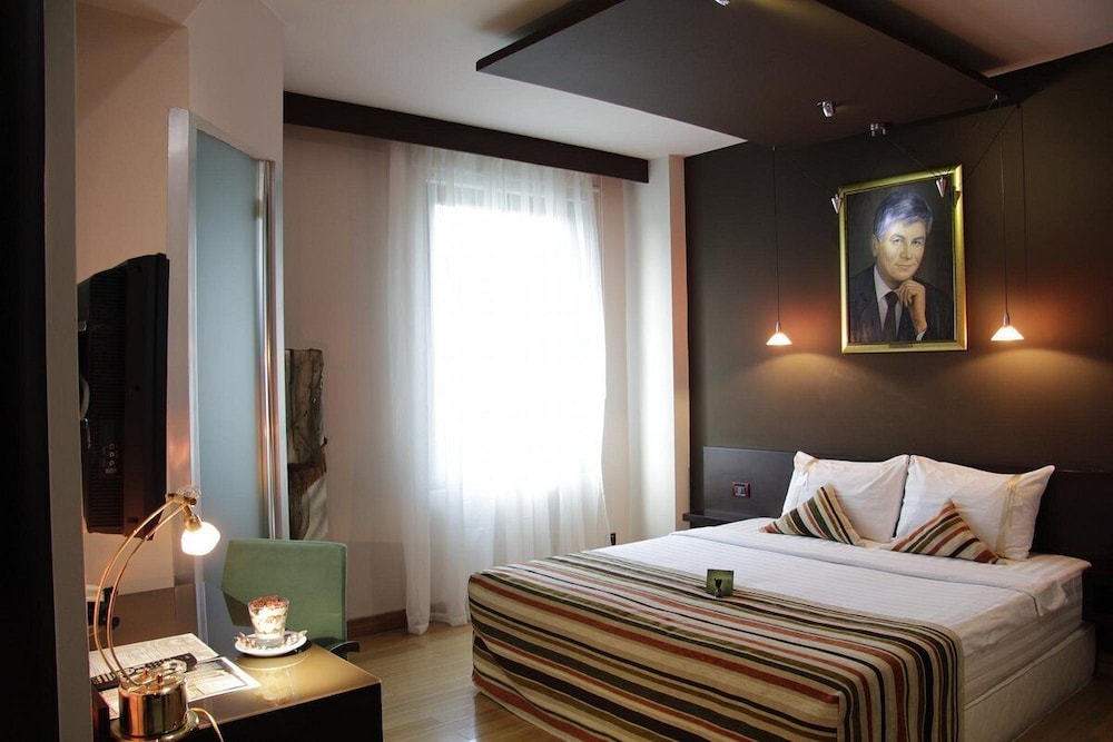 PRESIDENTIAL, APARTMENT