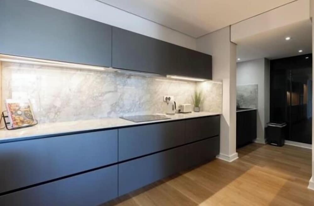 Mountain Marina Luxury Apartments 6/50