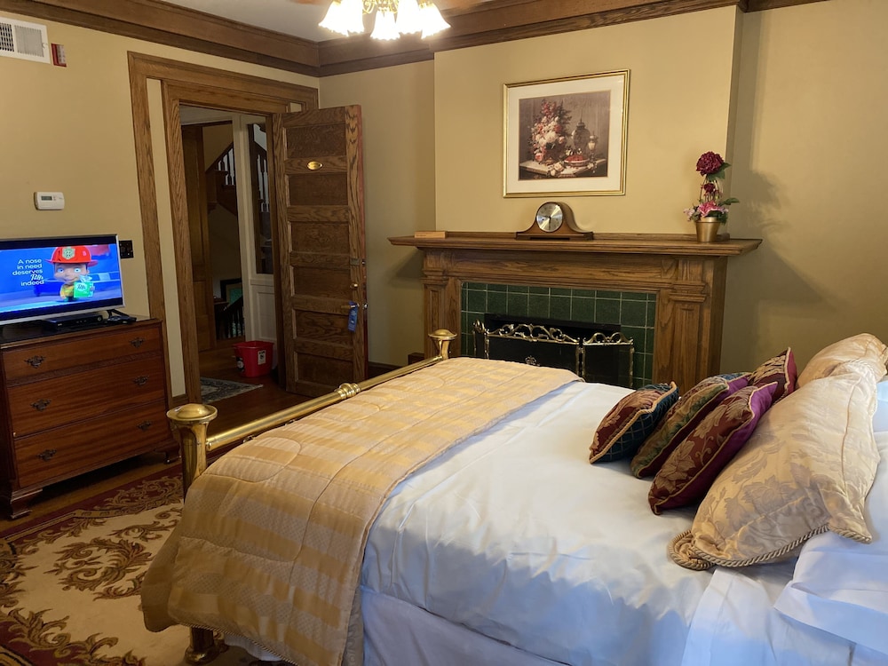 Hydromassage, Queen Bed, Jetted Tub