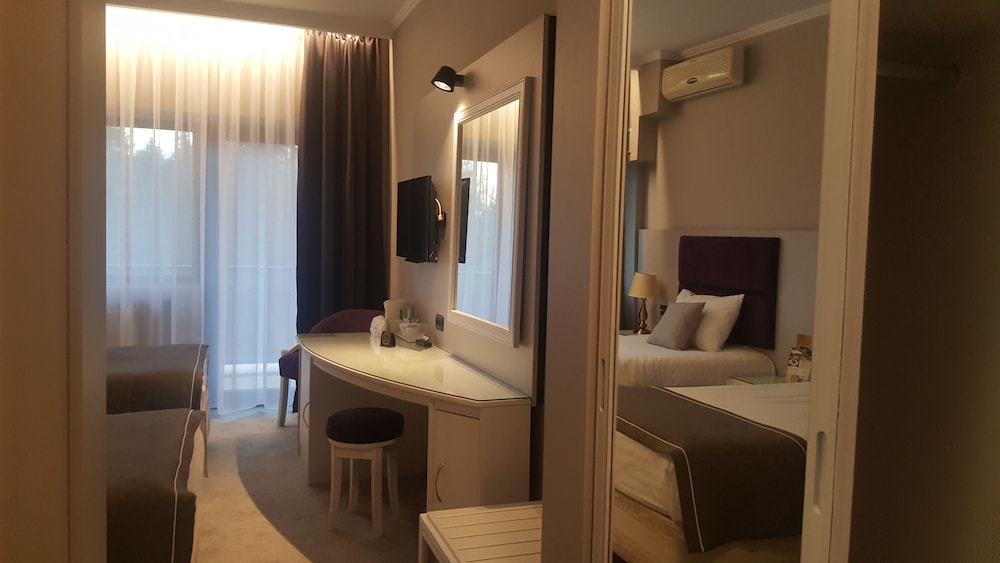 Dumbrava Hotel 37/70