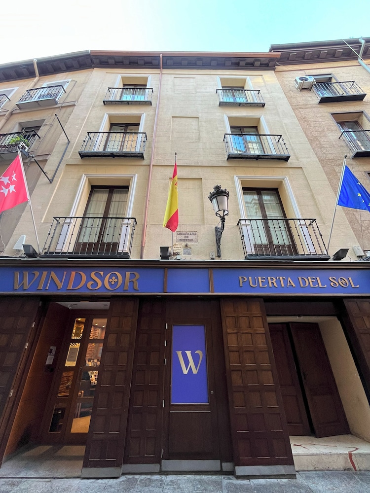 Hotel Windsor Puerta del Sol 2/65