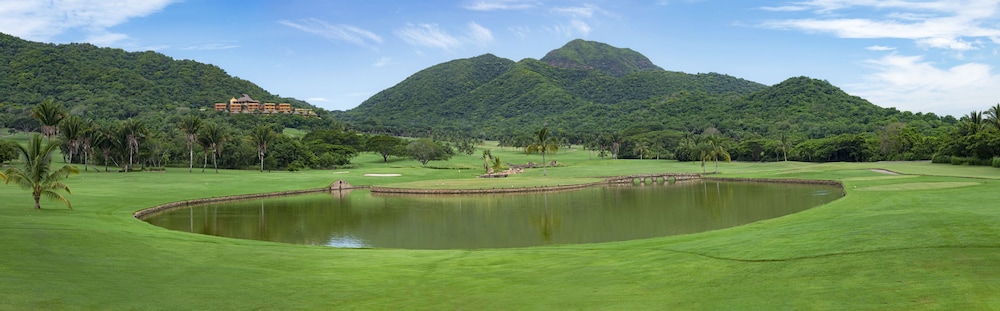 El Corazon Resort 36/48