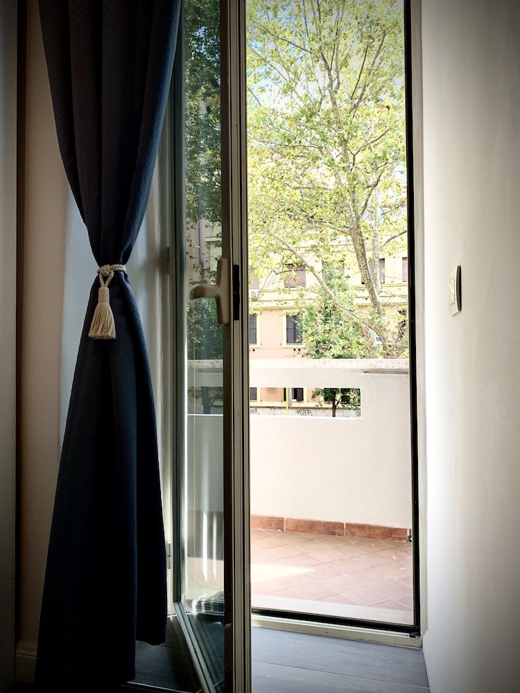 4VaticanRooms 20/33