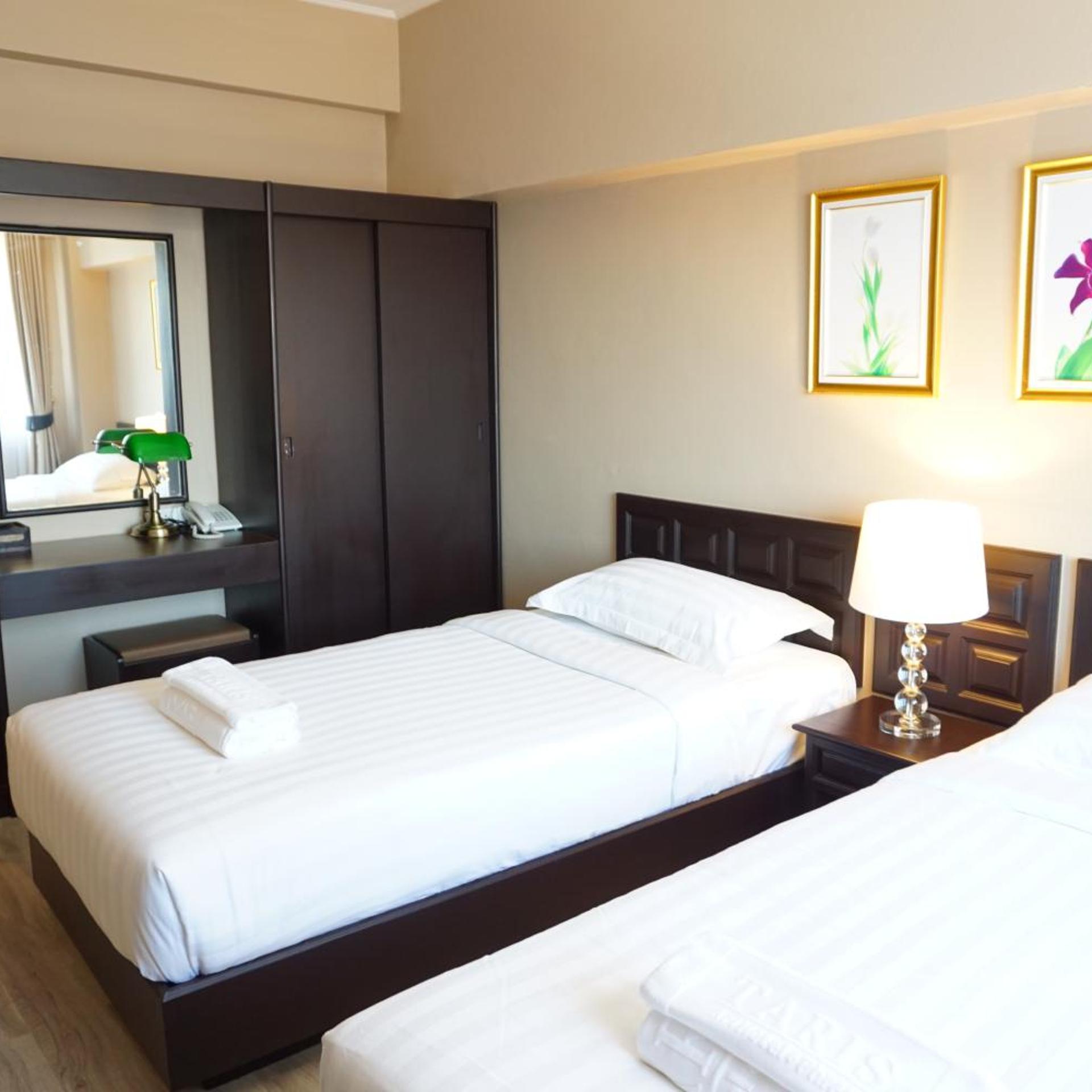 Taris Art Hotel Phrae 22/96