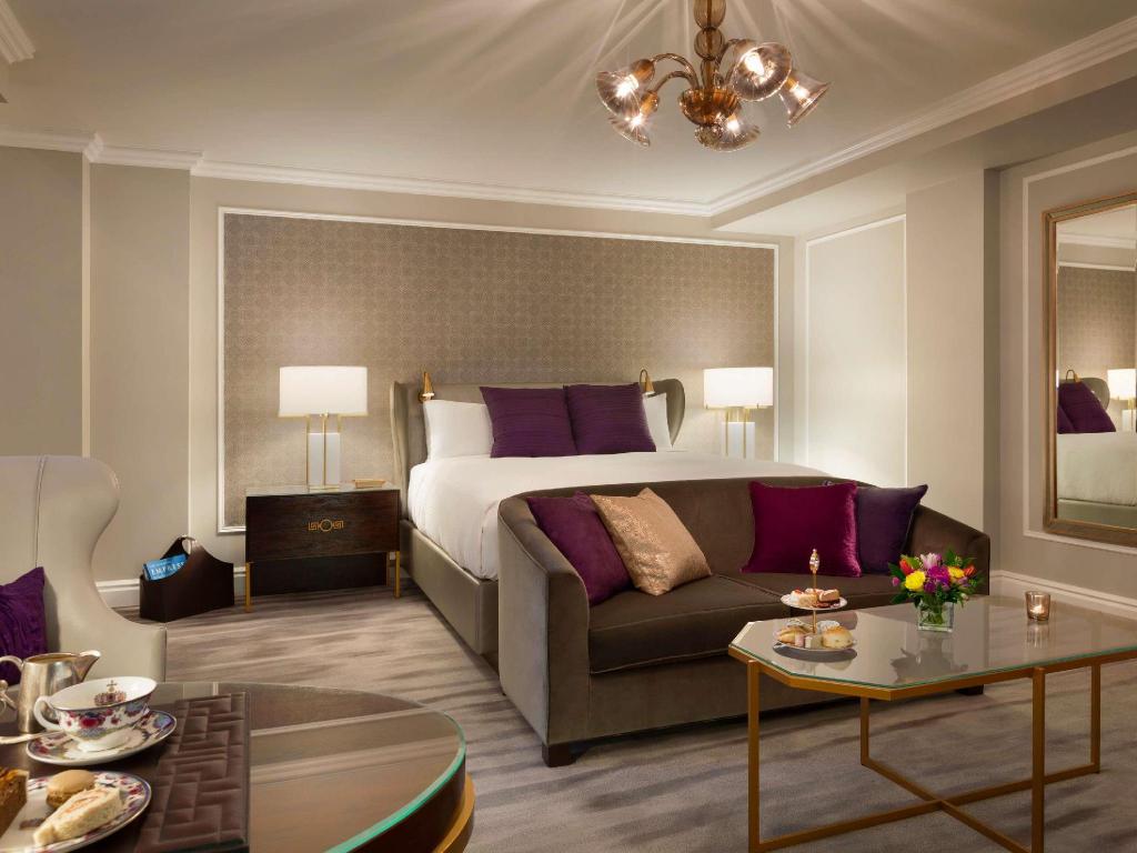 Exclusive, Fairmont Gold, Deluxe, King Bed, City View, Lounge Access