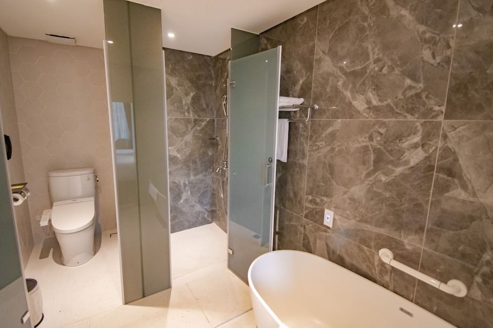 Golden Tulip FAB Hotel 38/43