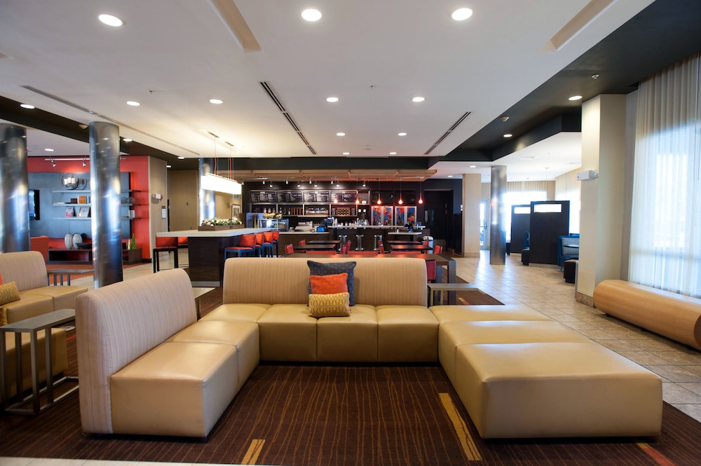 Courtyard by Marriott Evansville East 6/57