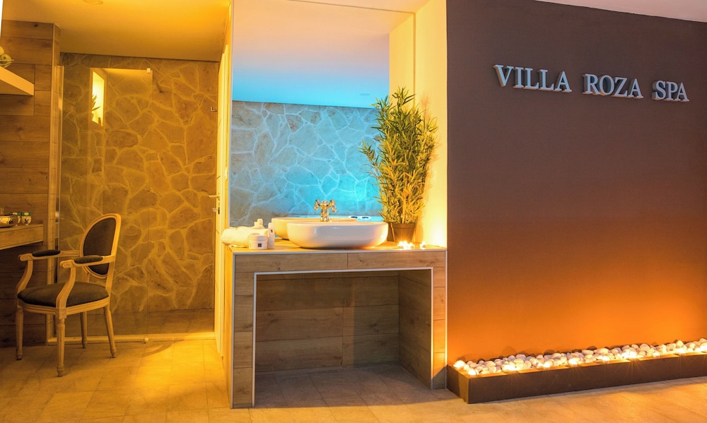 APARTMENTS VILLA ROZA 7/67