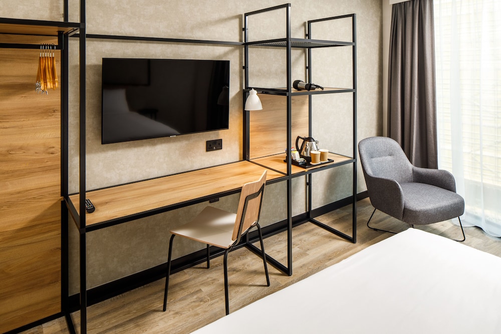 IBIS LONDON SUTTON POINT 68/71