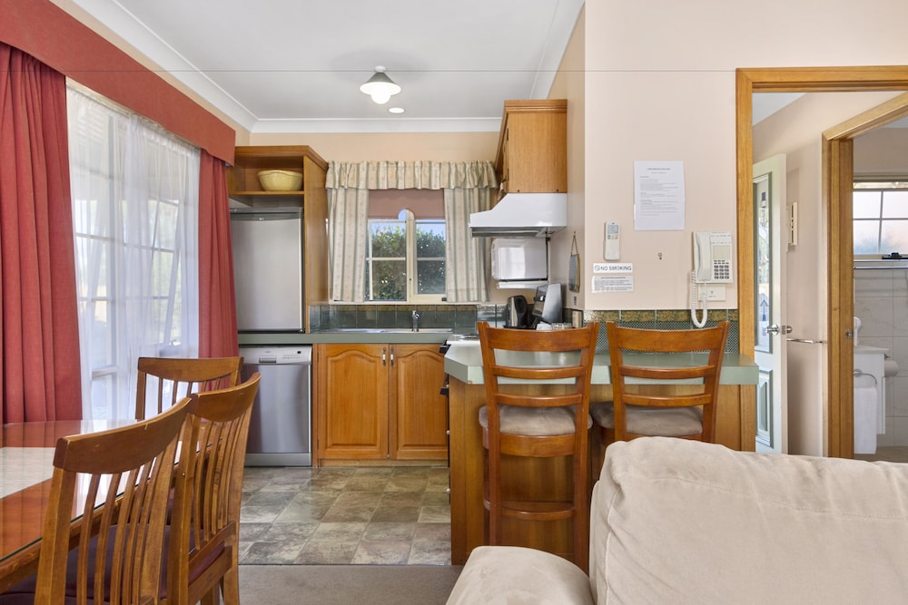Swansea Cottages & Motel Suites 36/50