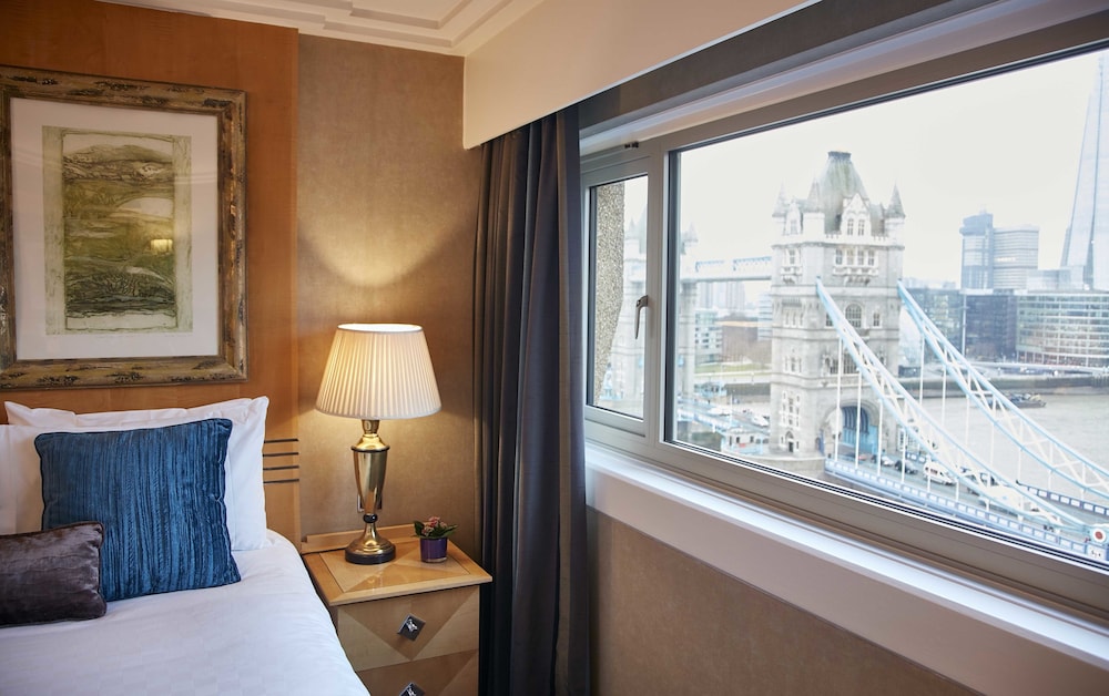 The Tower Hotel, by Thistle 28/77