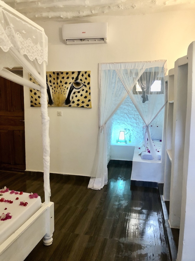 Bahati Villa 5/50