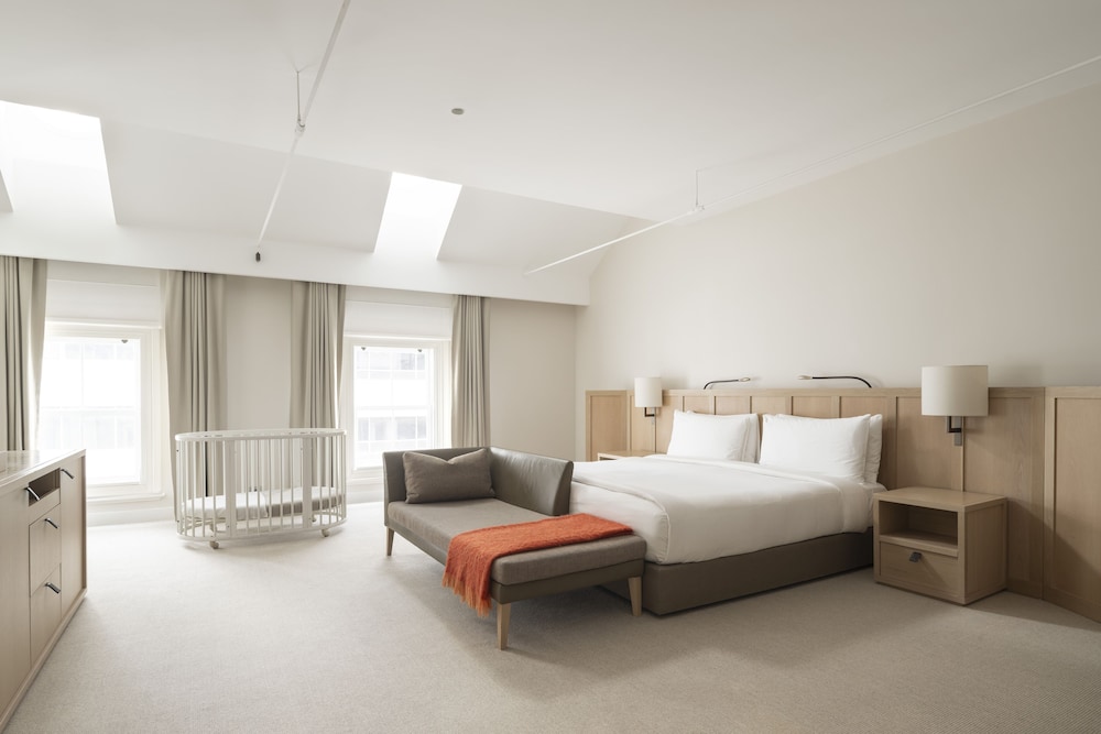 Heritage, King Bed