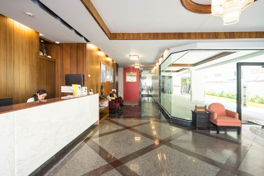 Nice Hotel Ratchada 2/40
