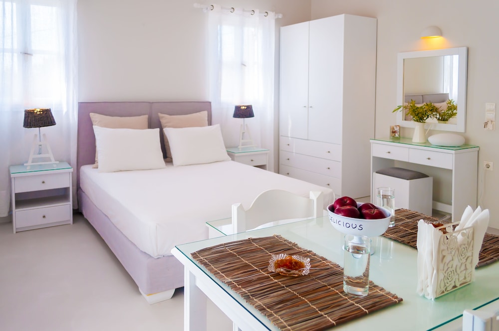Milos Bay Suites 10/50