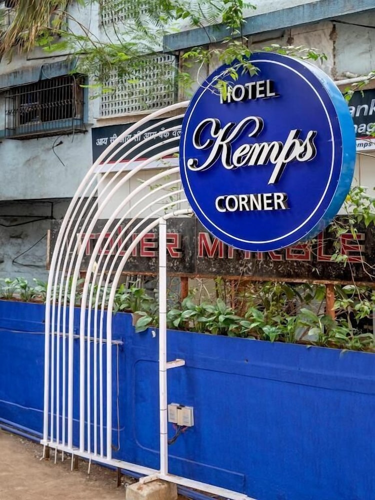 Hotel Kemps Corner 2/42