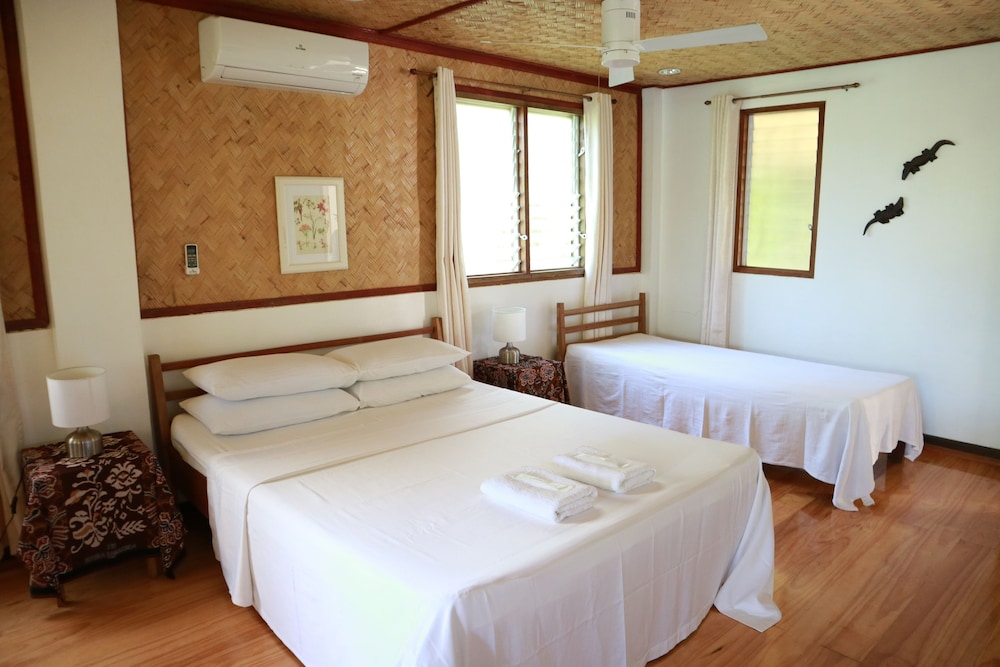 Golden Monkey Cottages 14/75