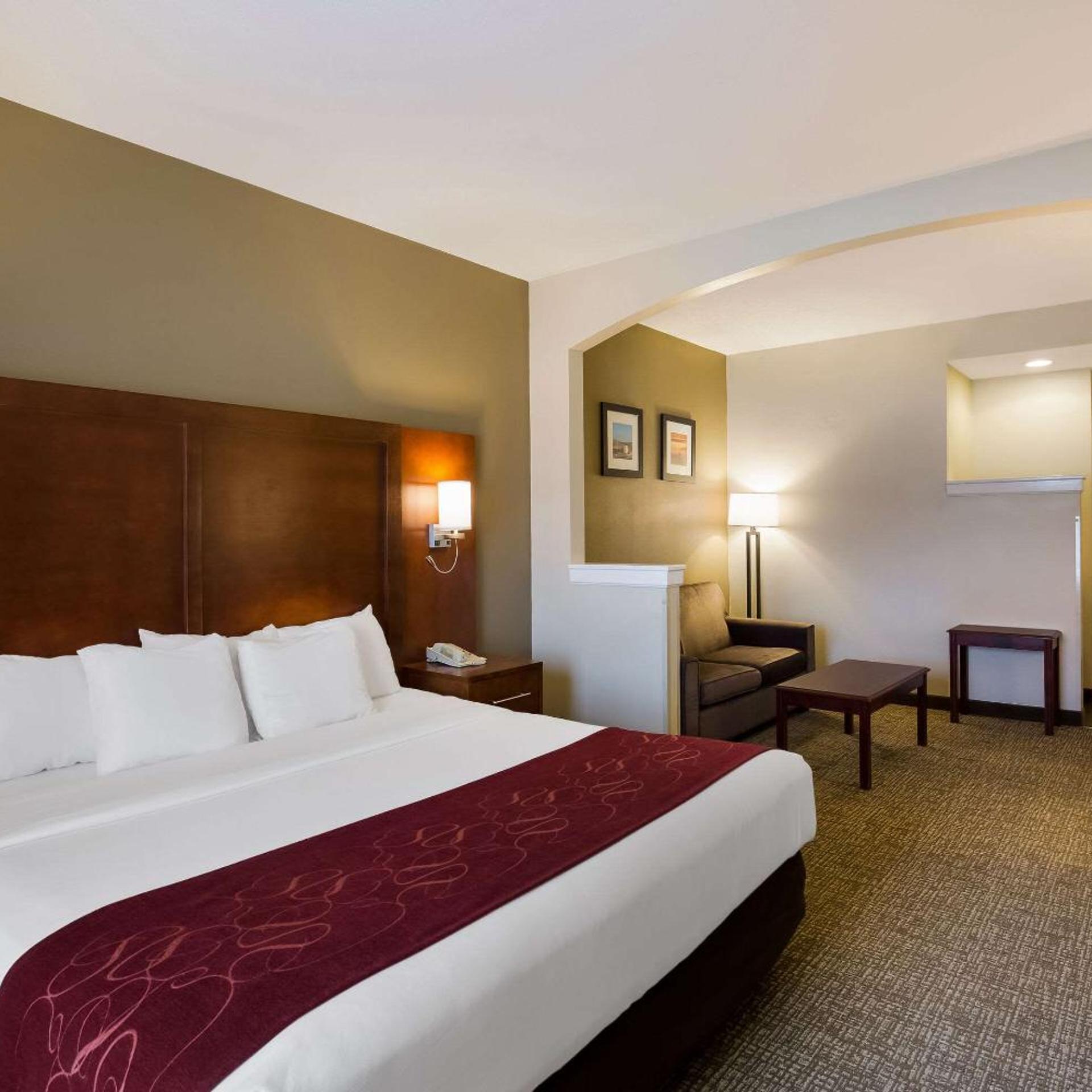 Suite, King Bed, Hot Tub