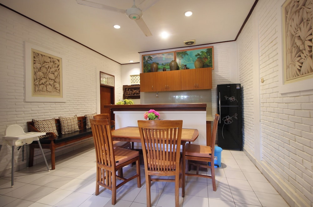 Hotel Jati And Home Stay 57/71