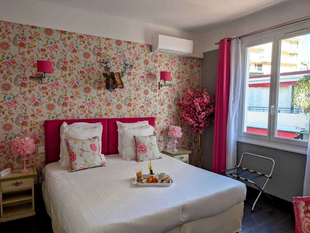SUPERIOR, DOUBLE BED