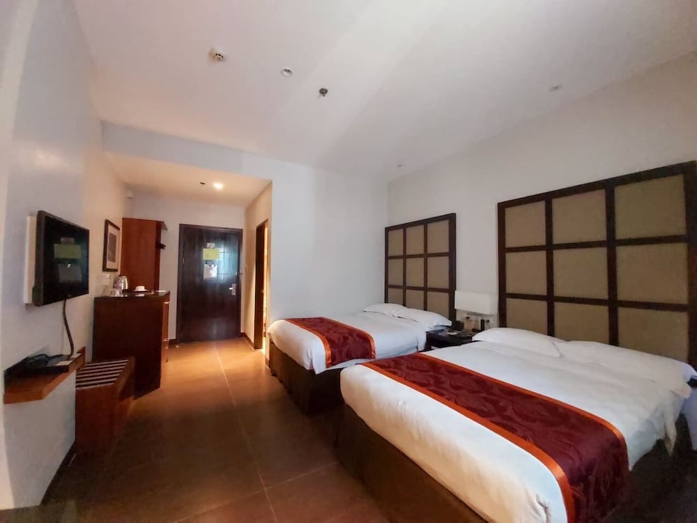 Avenue Suites Hotel 19/65