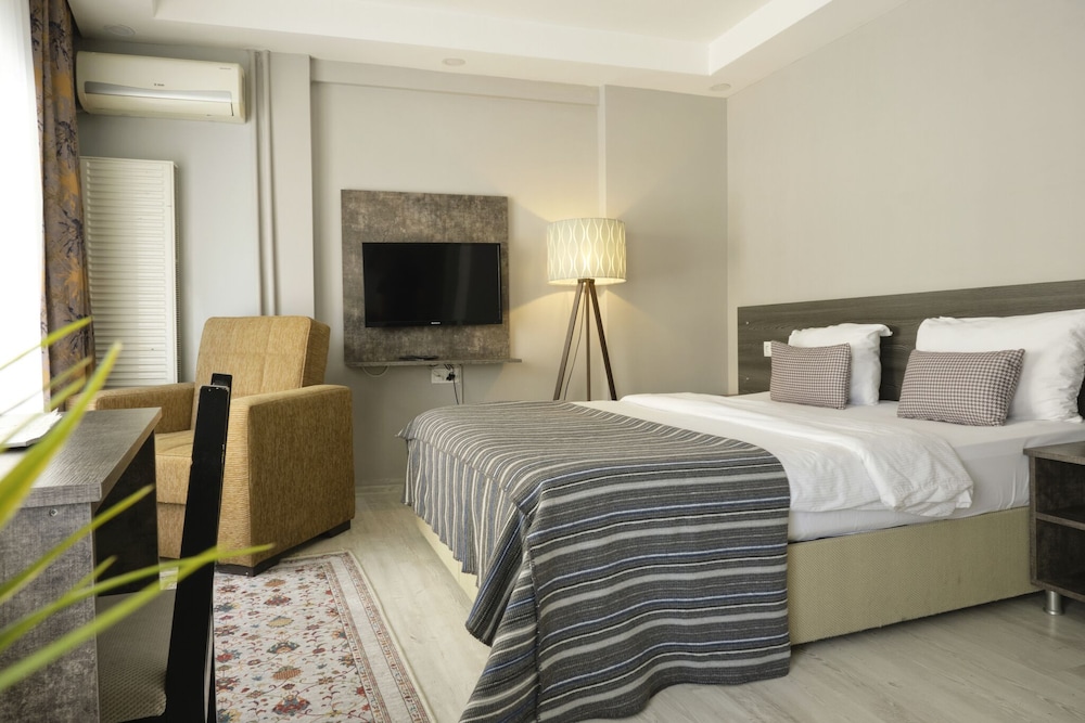 The Breeze Hotel 22/60