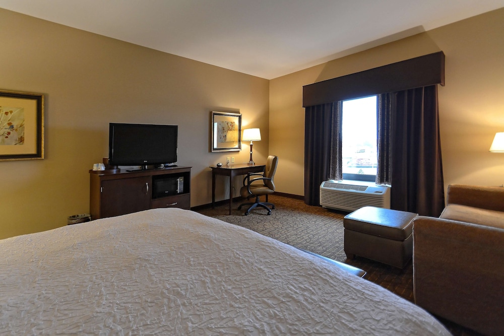 Hampton Inn Geneseo 7/54