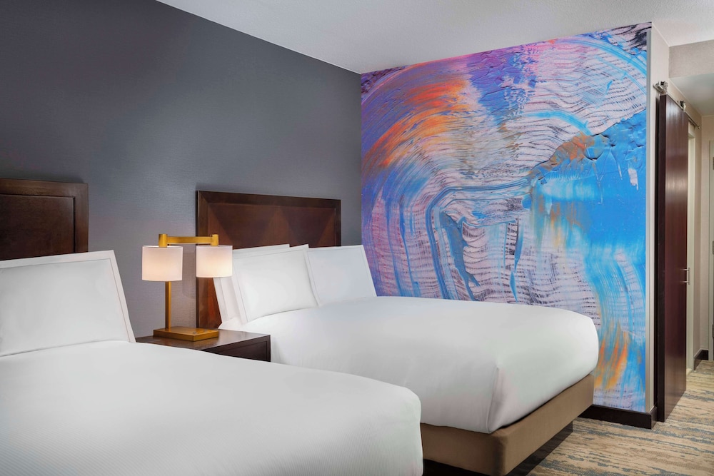 EXECUTIVE, 2 QUEEN BEDS, CLUB LOUNGE ACCESS