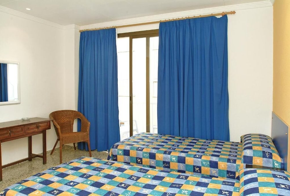 The Hostal Tierramar 4/27