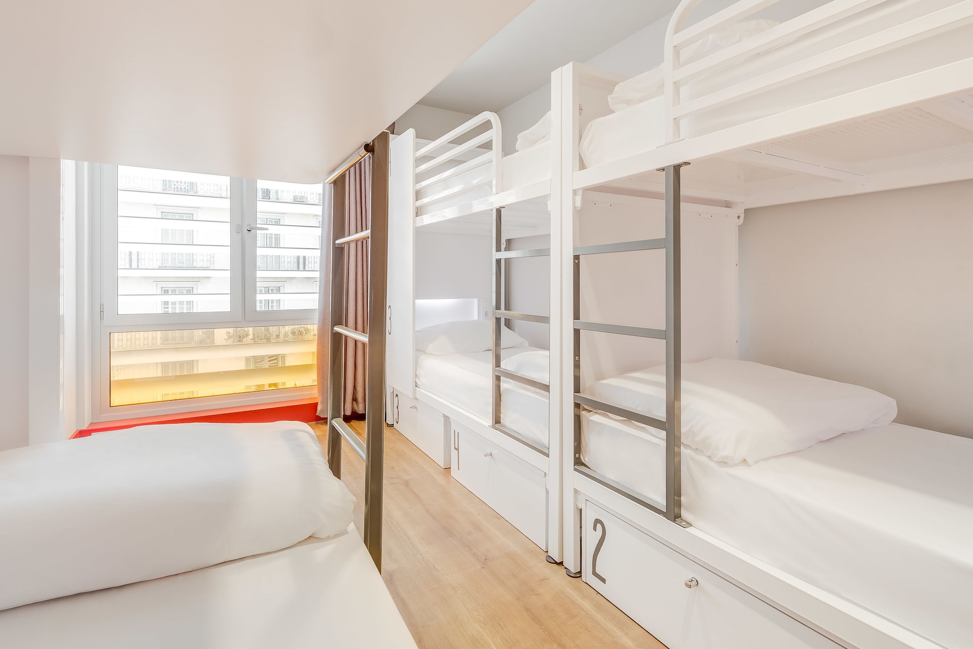 MIXED DORM, 6 BEDS, PRIVATE BATHROOM