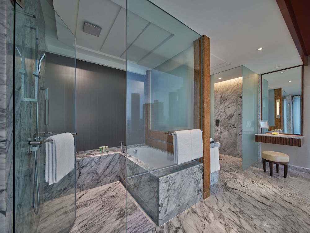 GRAND HYATT KUALA LUMPUR 19/69