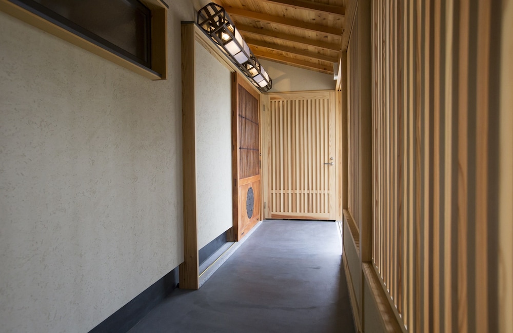 Shioriya 20/35