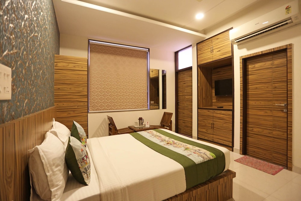 Oyo 9304 Hotel Swastika 16/21