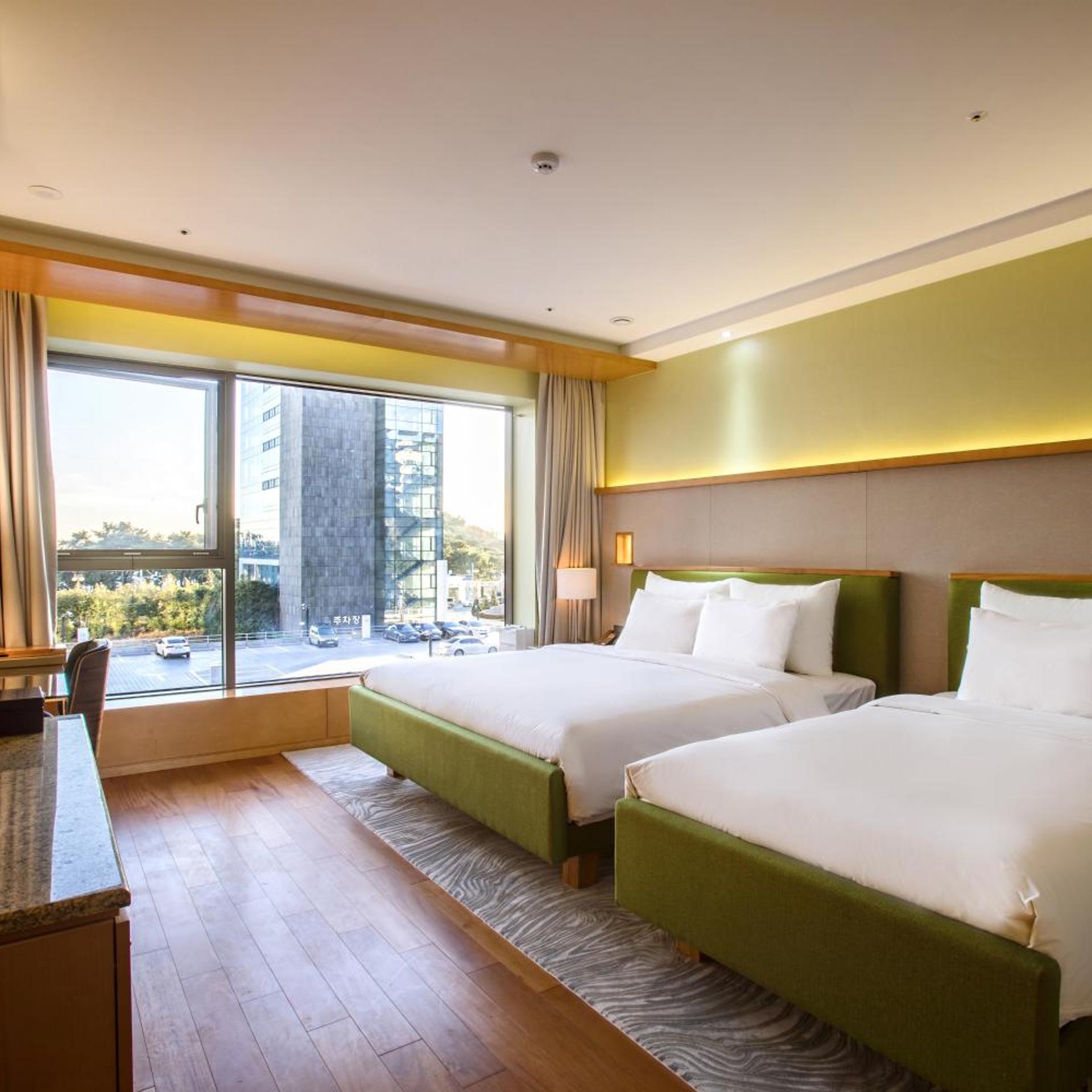 Room, Double or Twin Bed, Side Sea View