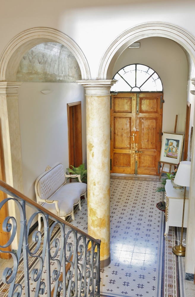 Lucca Relais 9/50