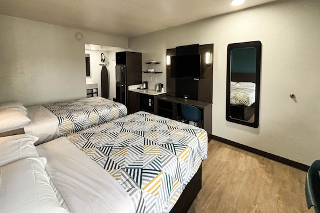 Studio6 Suites Lexington KY Airport 2/4