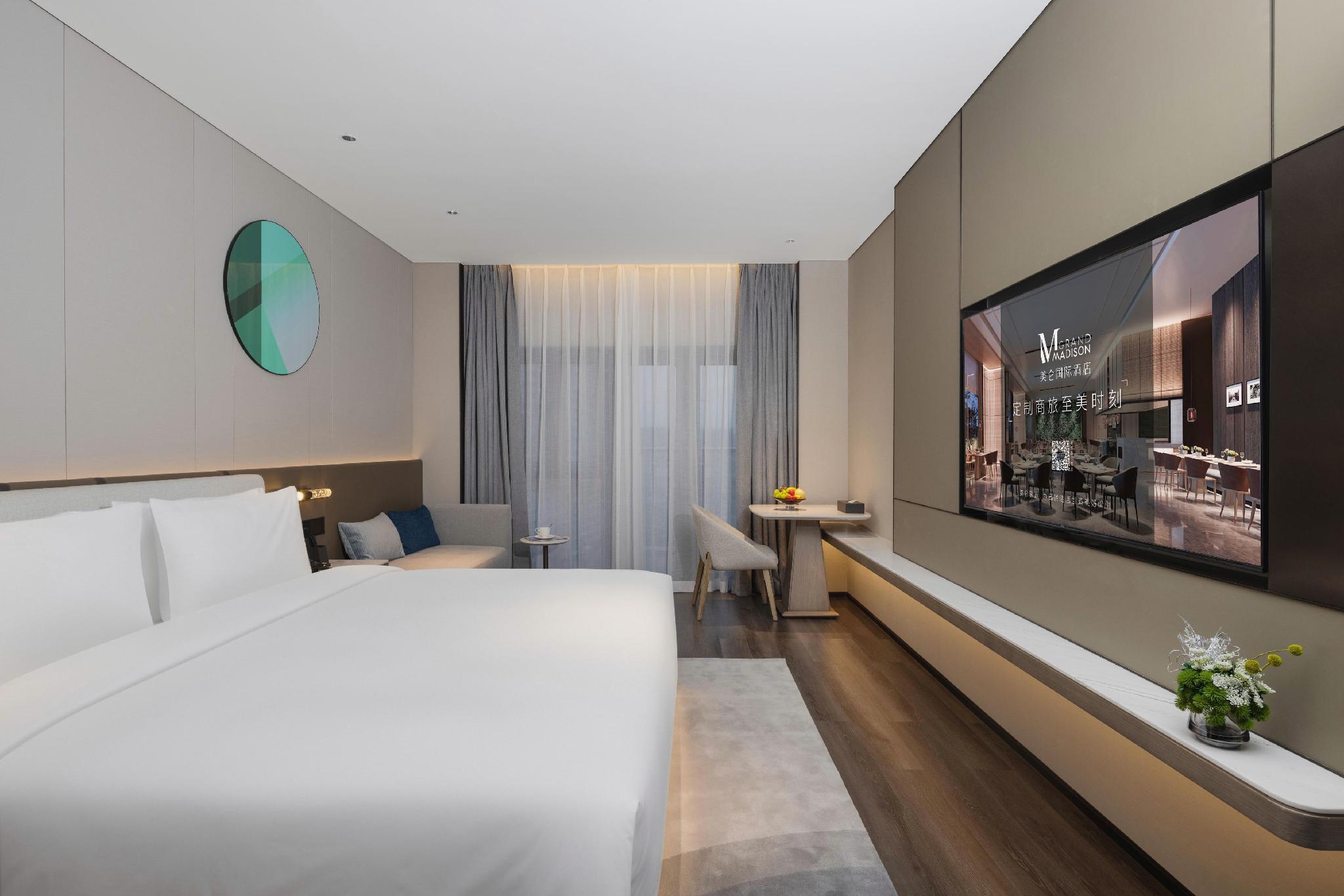 Superior, King Bed, with View