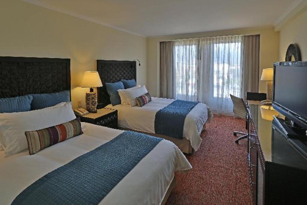 Classic, 2 Double Beds, Living Area, Club Floor, Accessible، Intercontinental San Pedro Sula 3/10
